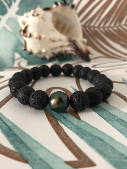 Bracelet Homme "Mana" avec perles de roche volcanique et perle de Tahiti.