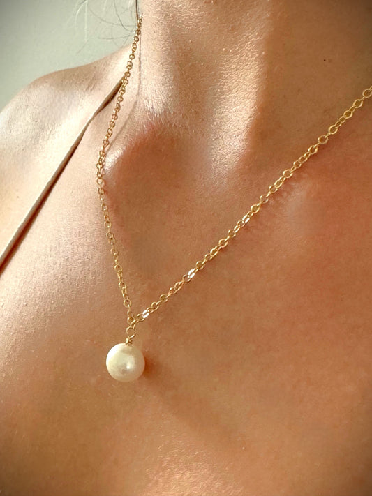 Collier "Vita" en Or laminé 14k et perle de culture