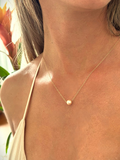 Collier "Mina" en Or laminé 14k et perle d'eau douce rose